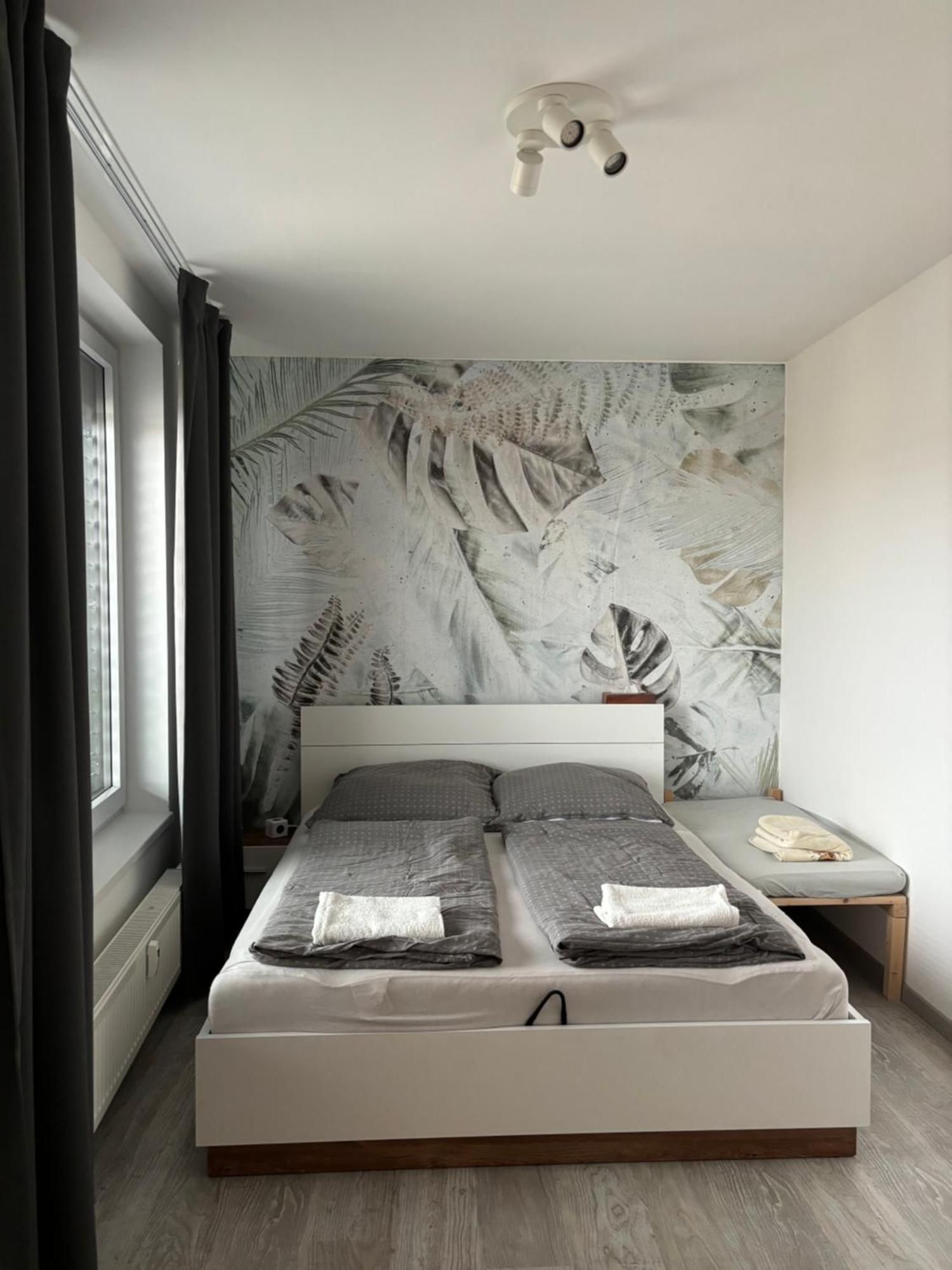 Premiere Apartment Bratislava - Private Parking Exterior photo