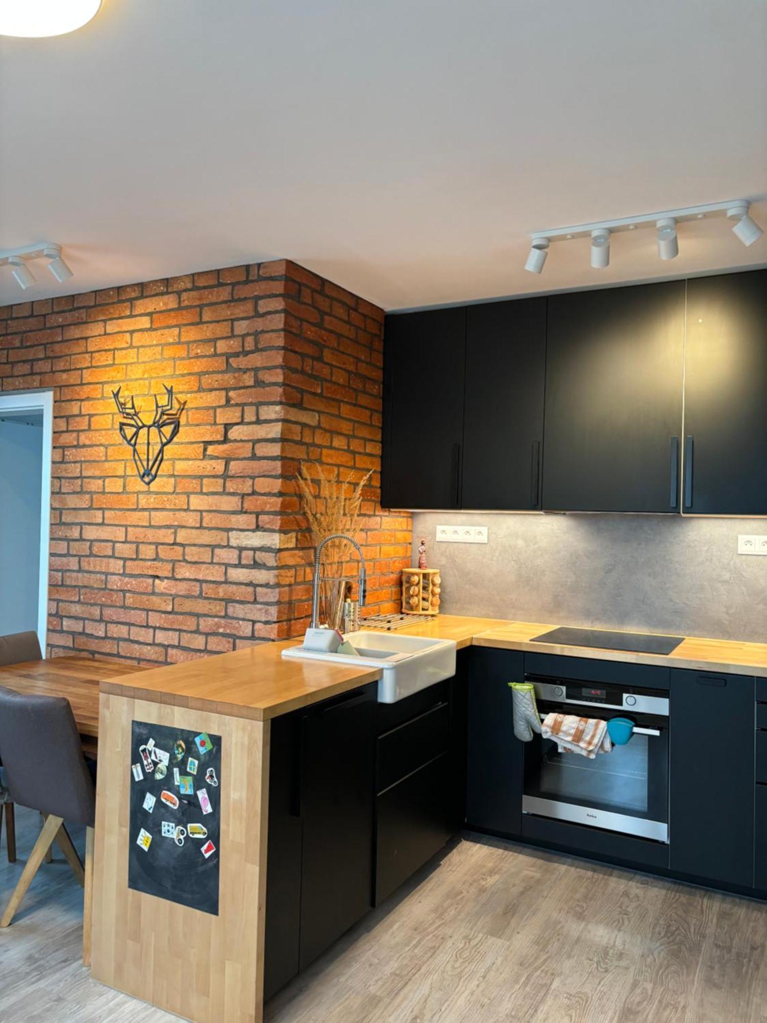 Premiere Apartment Bratislava - Private Parking Exterior photo